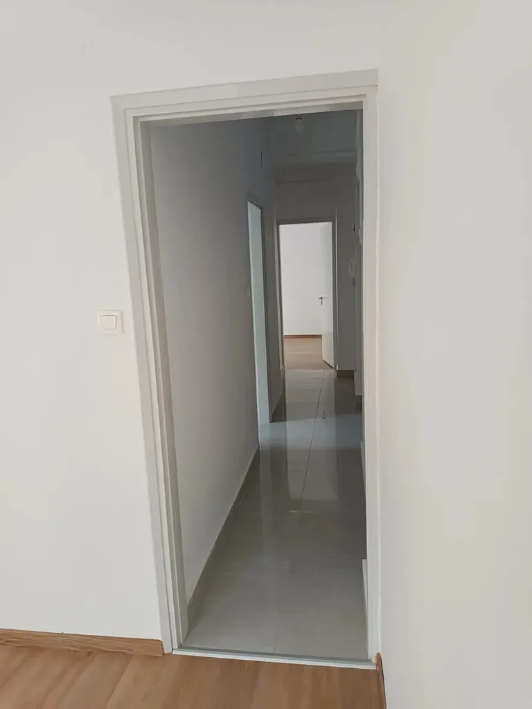 768