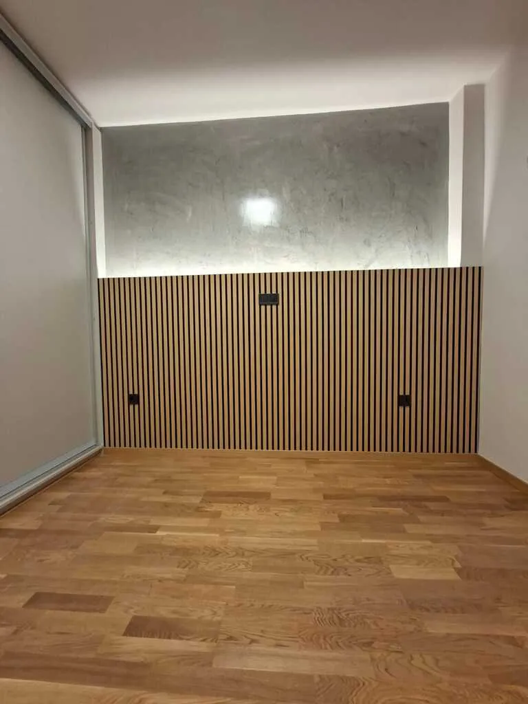 768