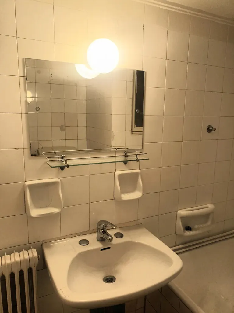 768