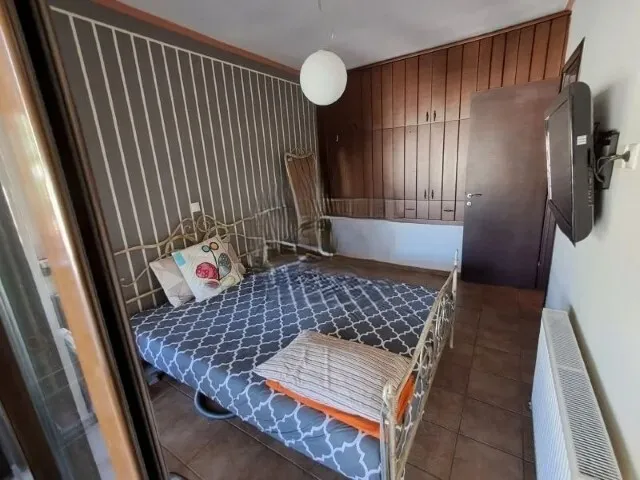 640