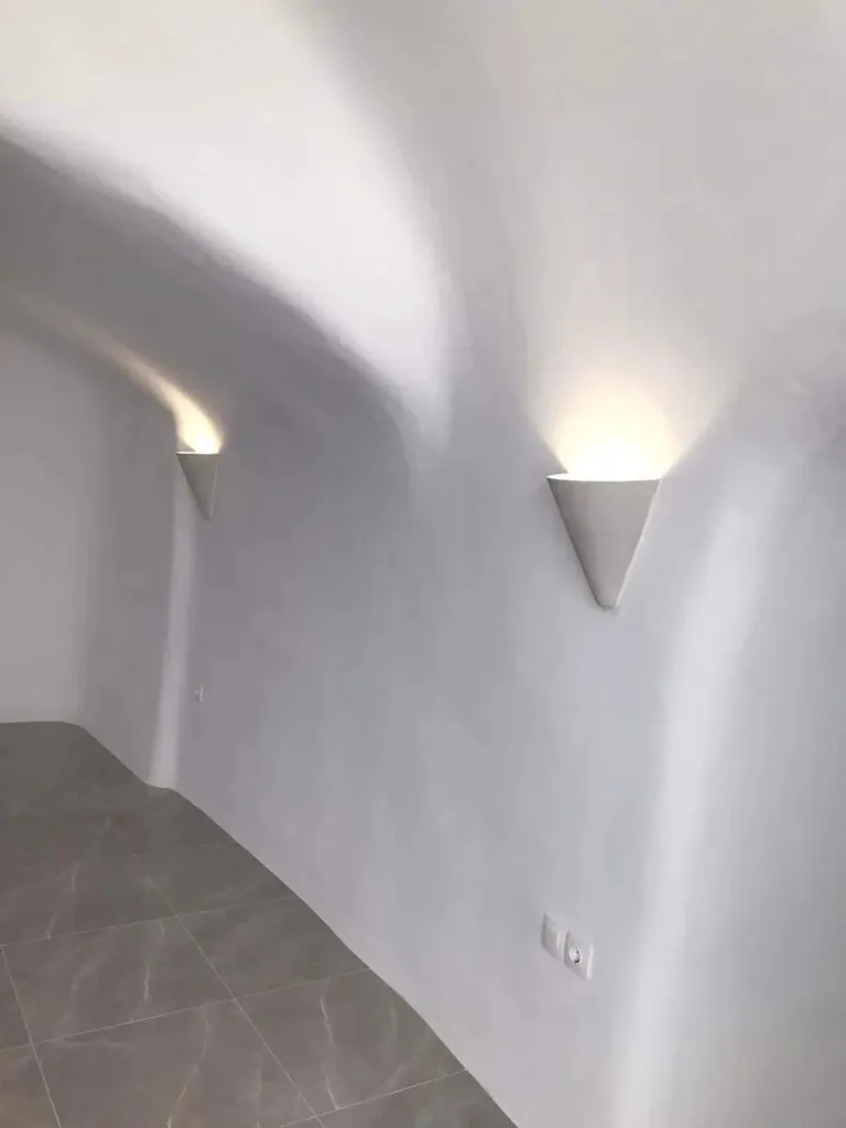 768