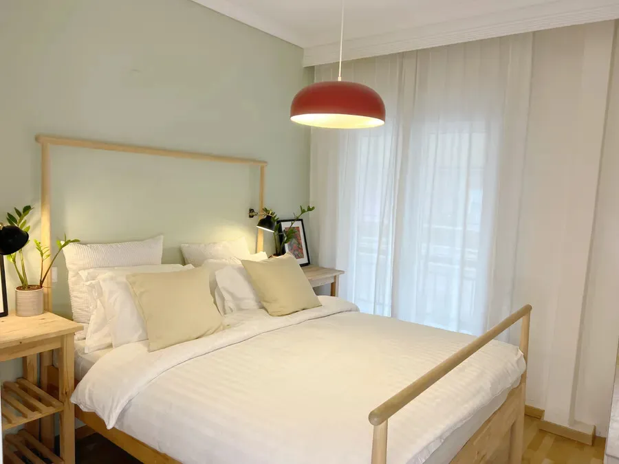 900