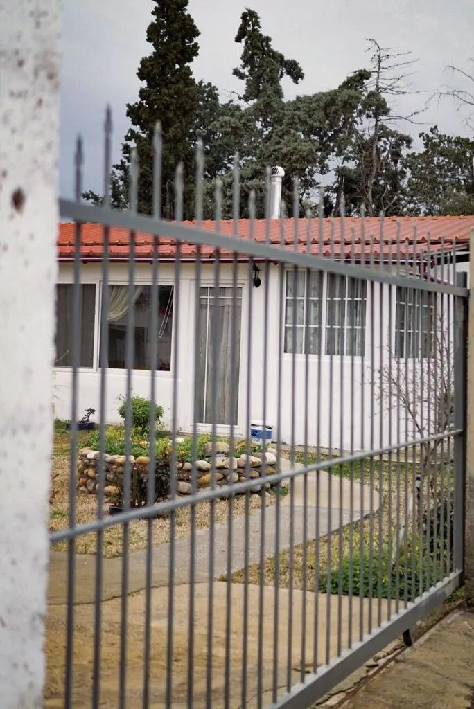 684