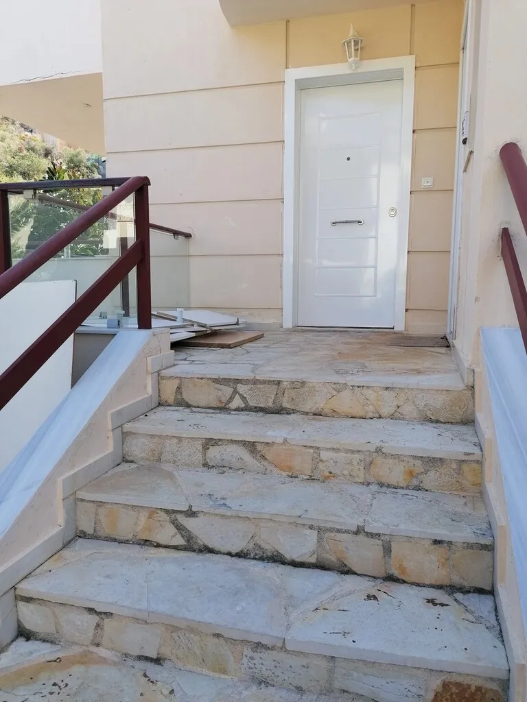 μεζονέτα προς πώληση 98 τ.μ Σαρωνίδα Υπόλοιπη Αττικής
