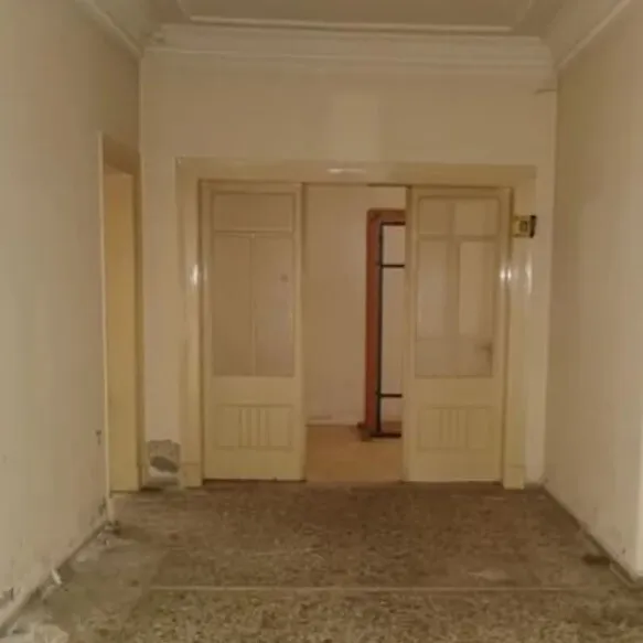 583