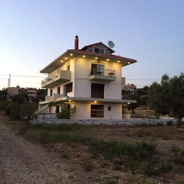 κτίριο προς πώληση 350 τ.μ Πολύγυρος Χαλκιδική