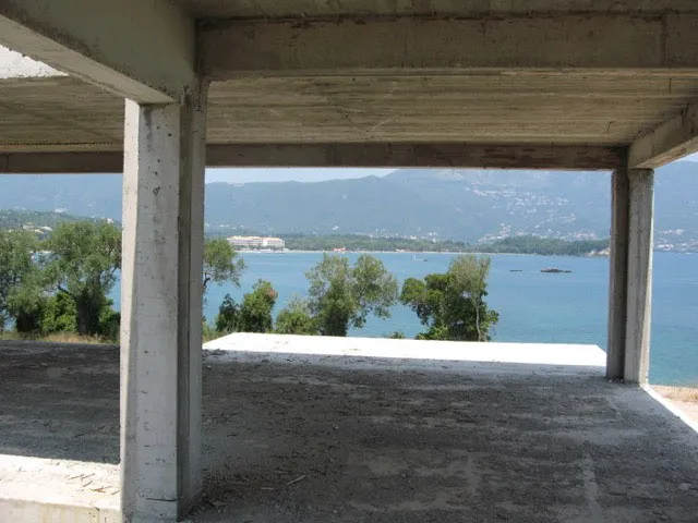 640