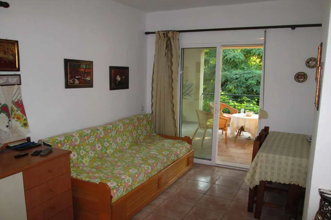 1152