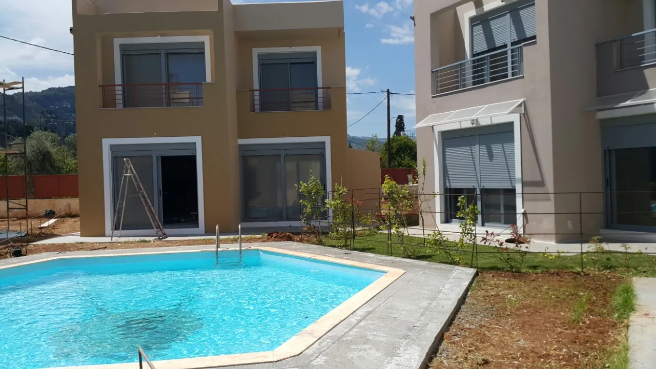 συγκρότημα προς πώληση 500 τ.μ Ευρωστίνα Κορινθία