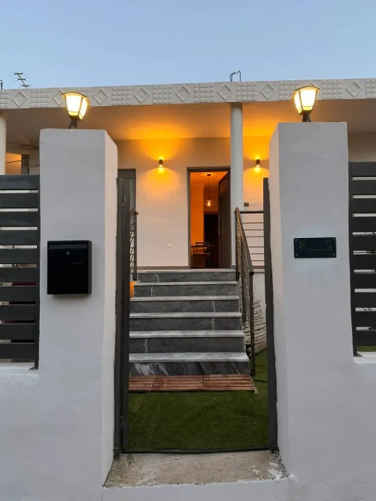 μονοκατοικία προς πώληση 65 τ.μ Αρτέμιδα (Λούτσα) Ανατολικά Αθήνας
