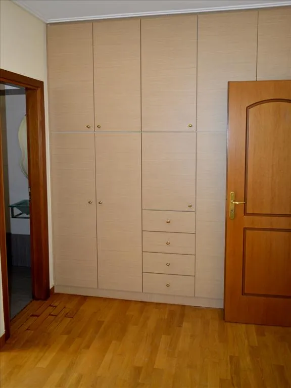 576