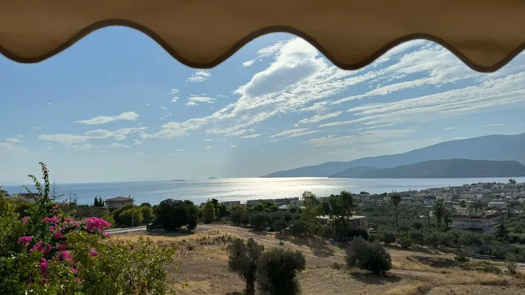 μεζονέτα προς πώληση 98 τ.μ Σαρωνικός Κορινθία