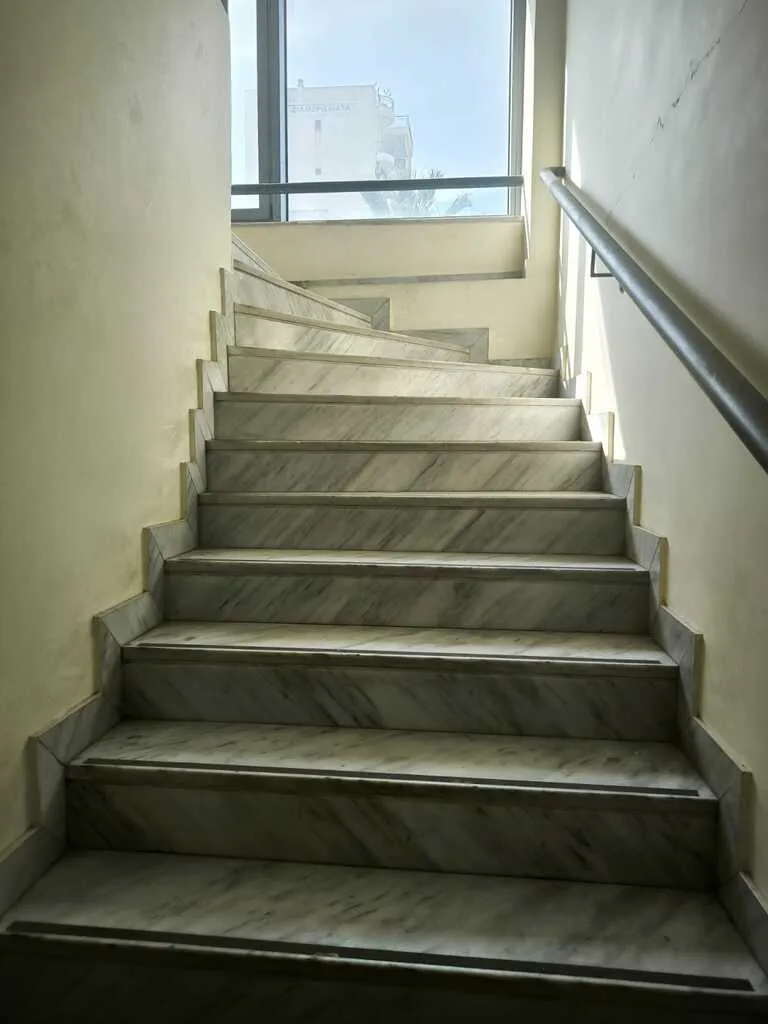 768
