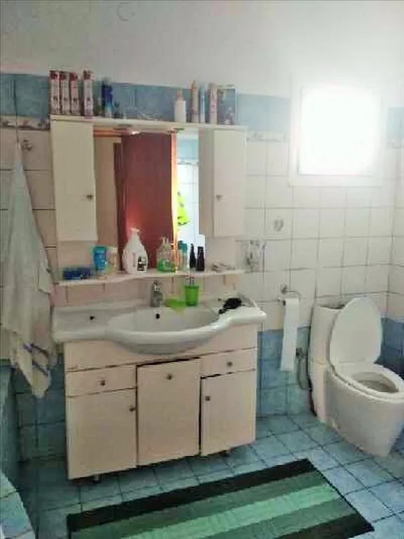 576