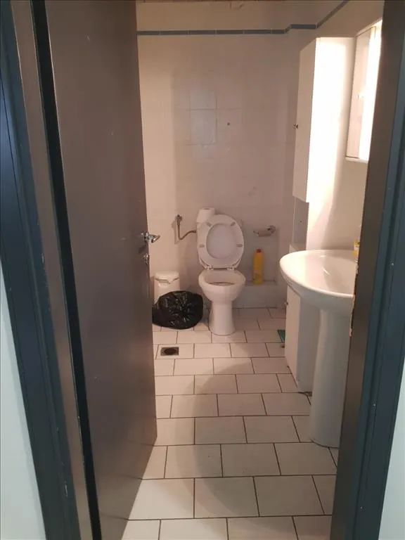 576
