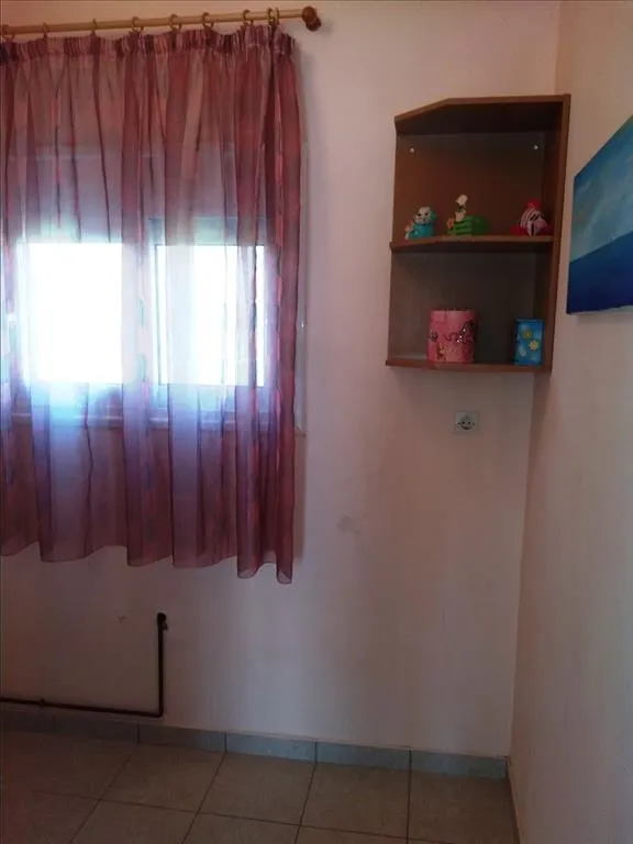 576
