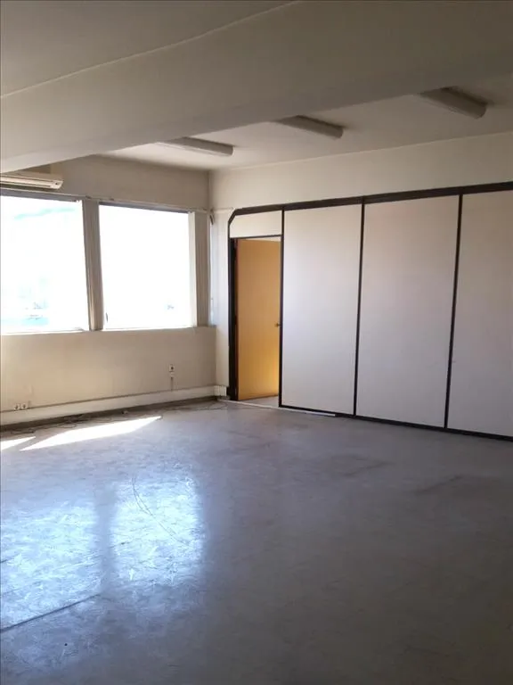 576