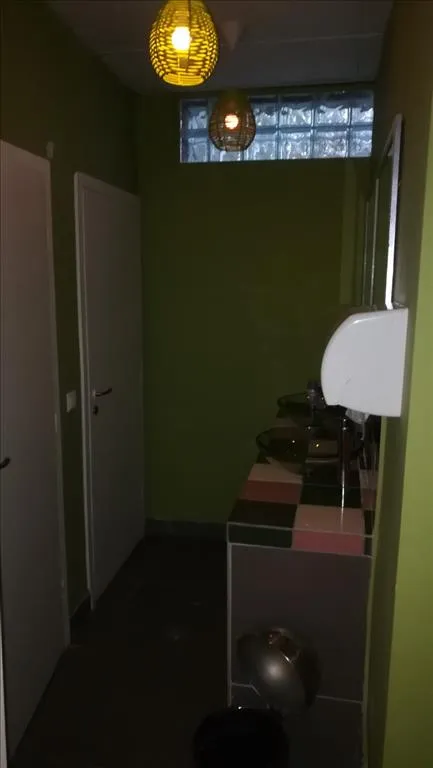 433