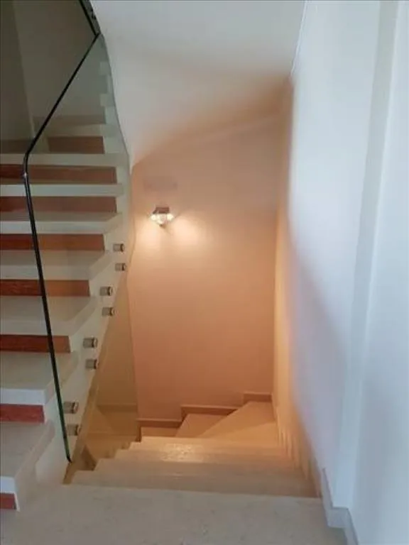 576