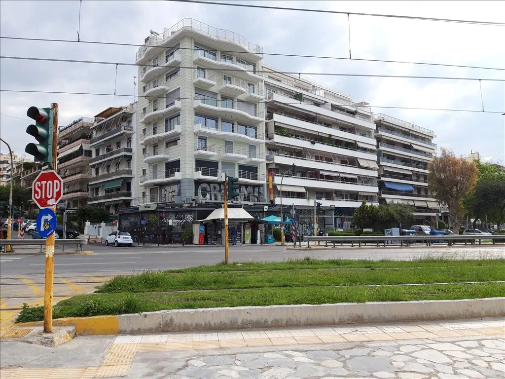 εμπορικό ακίνητο προς πώληση 320 τ.μ Παλαιό Φάληρο Νότια Αθήνας