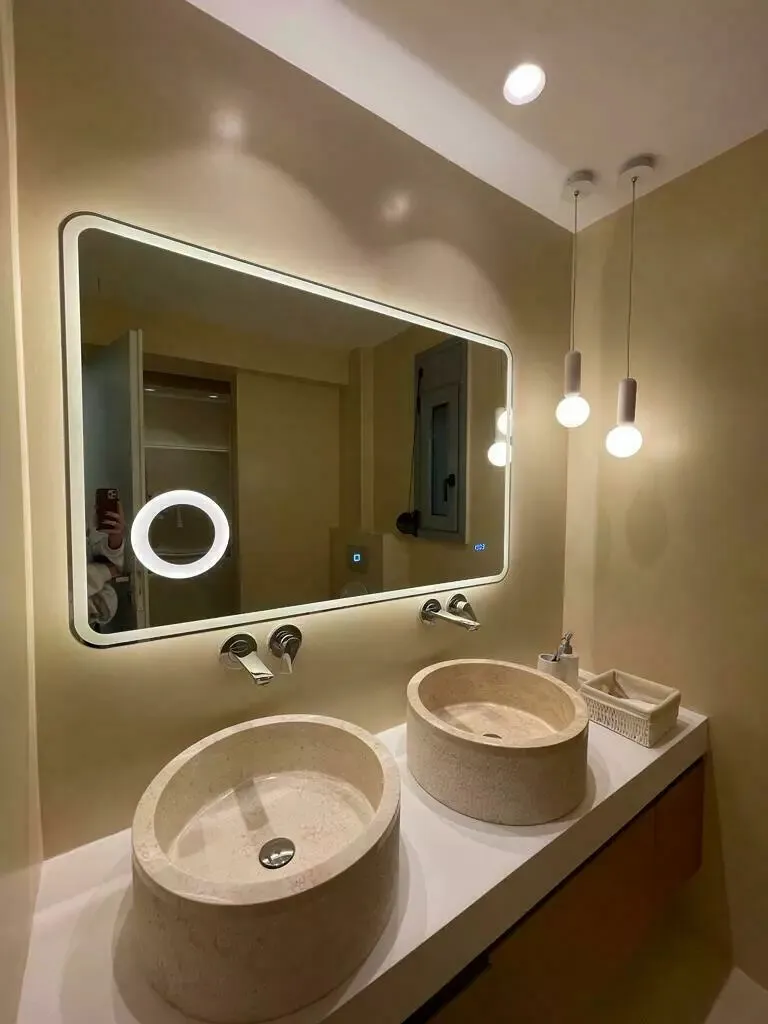 768