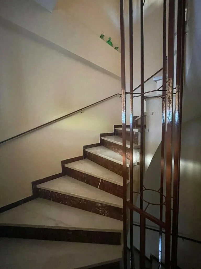 768