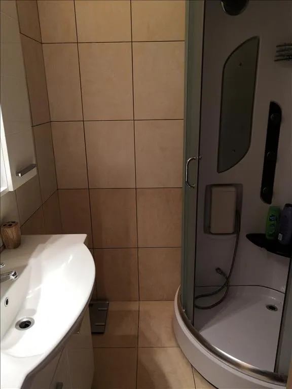 576