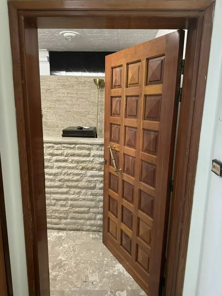 768