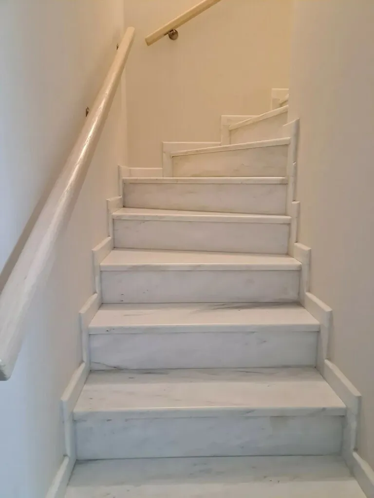 768