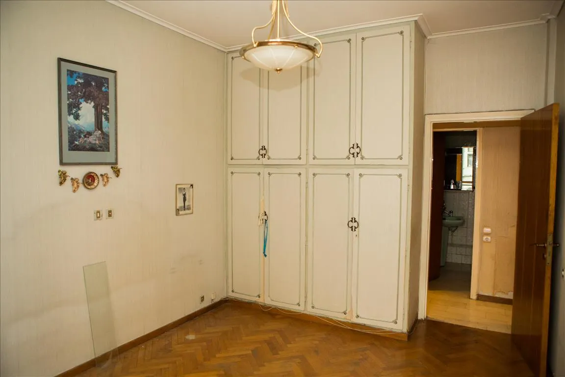 1152
