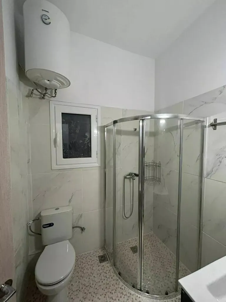 768