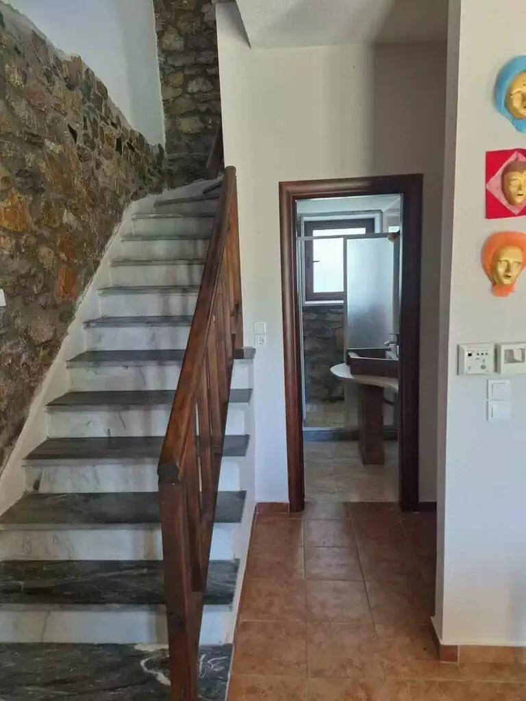 768