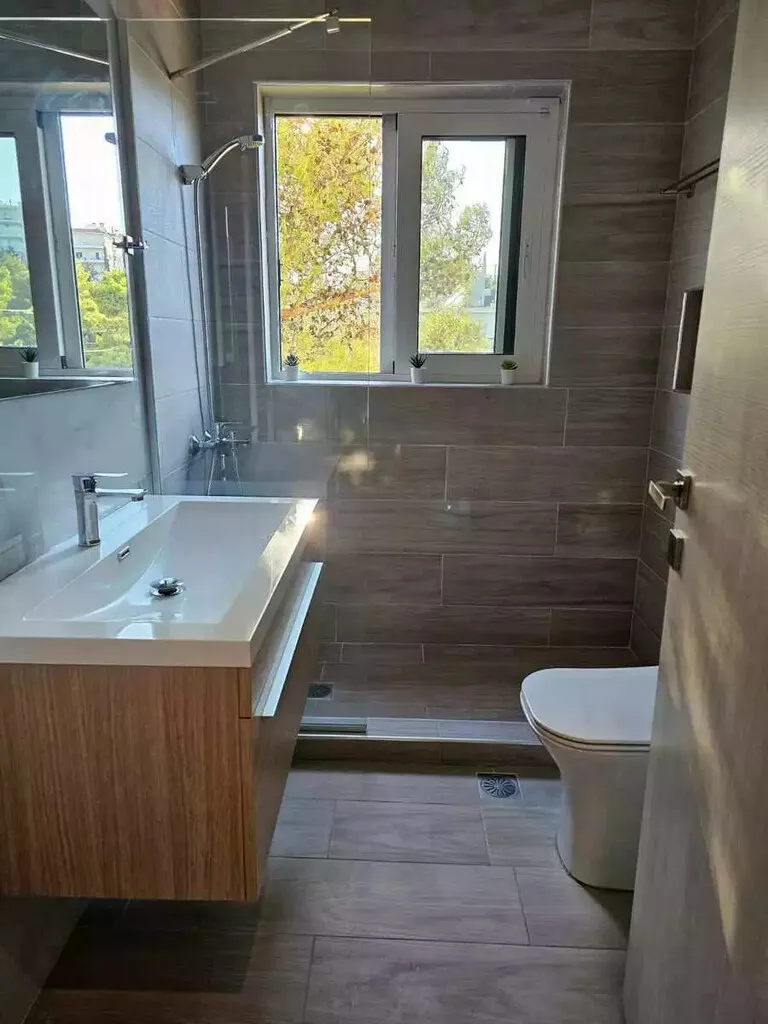 768