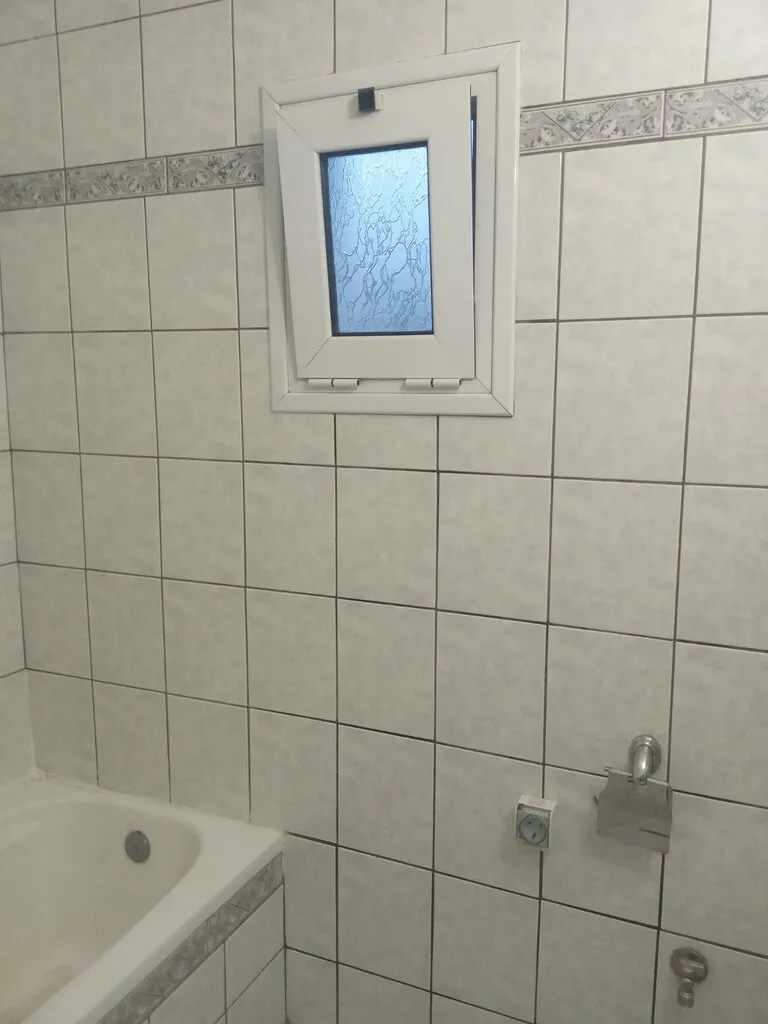 768