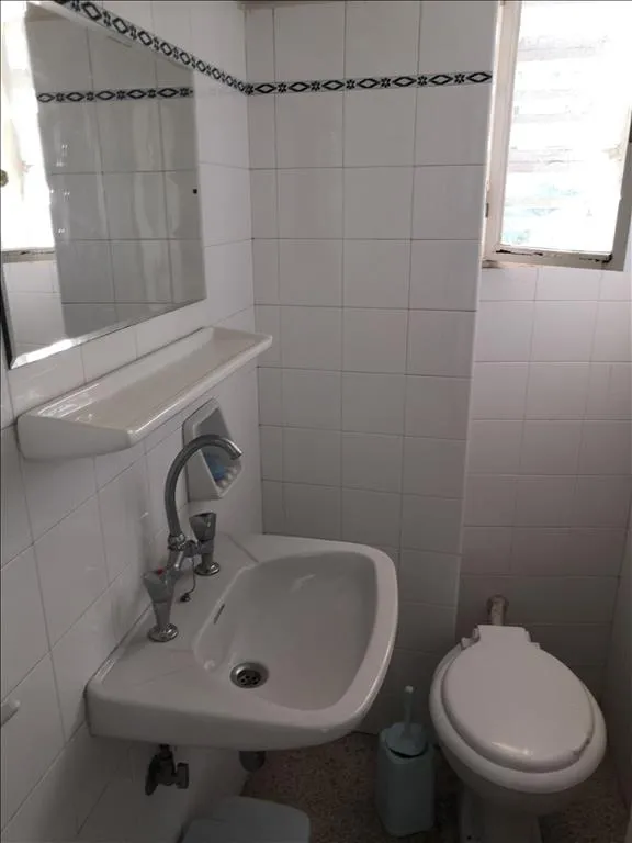 576