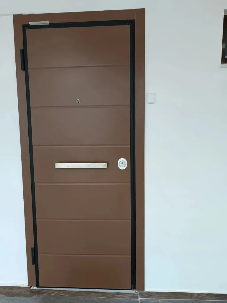 768