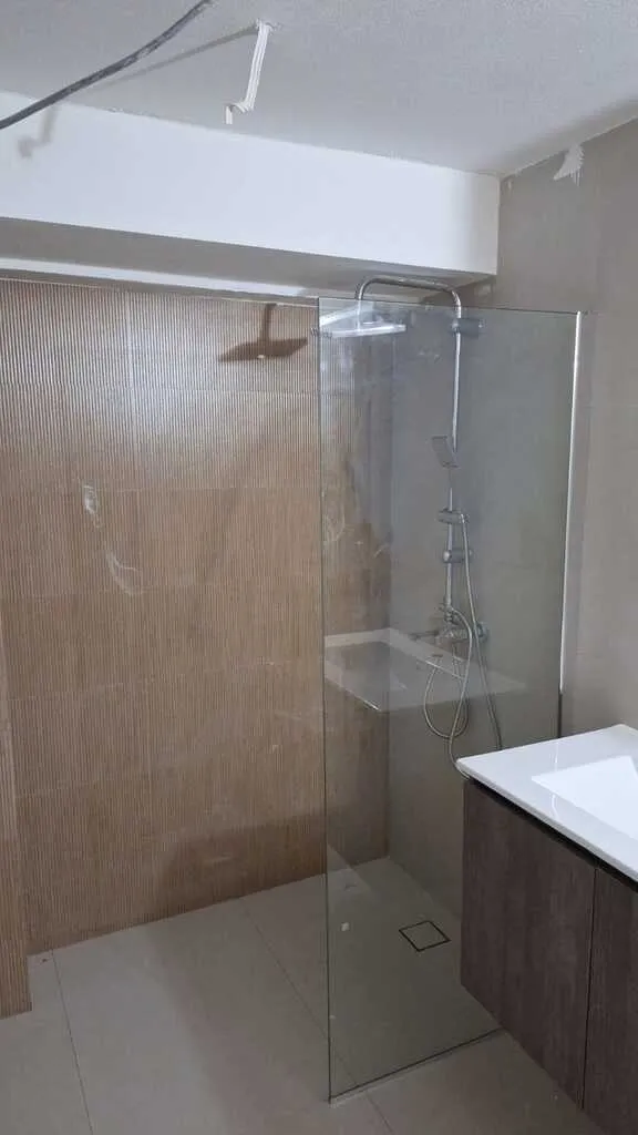 576
