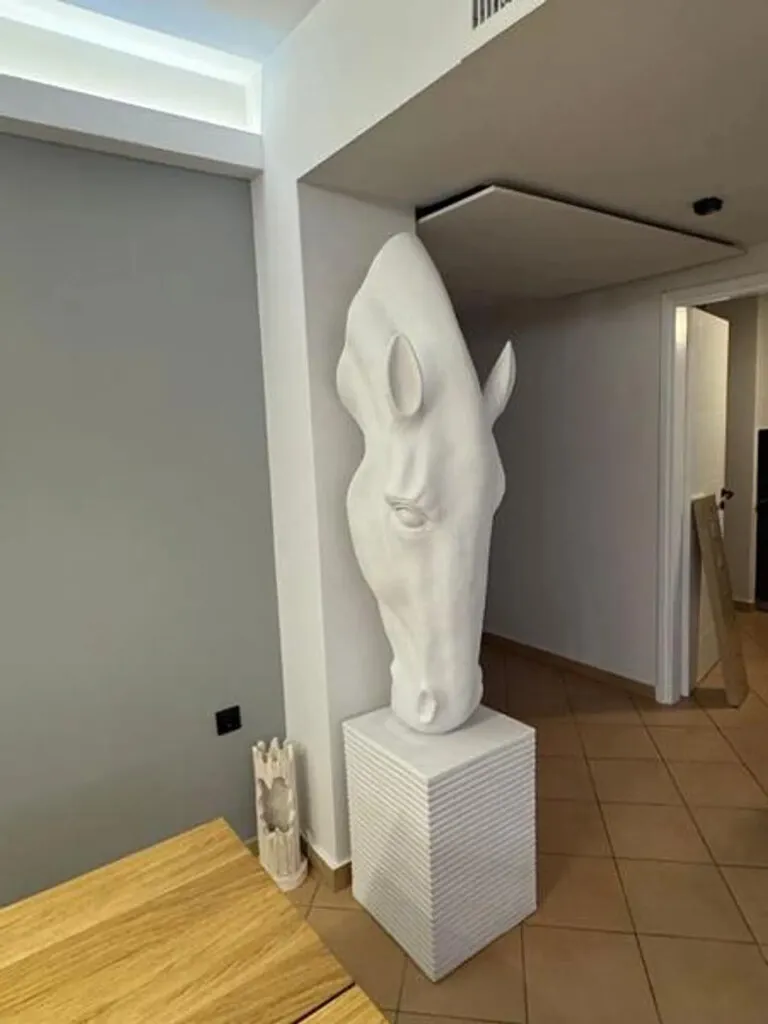 768