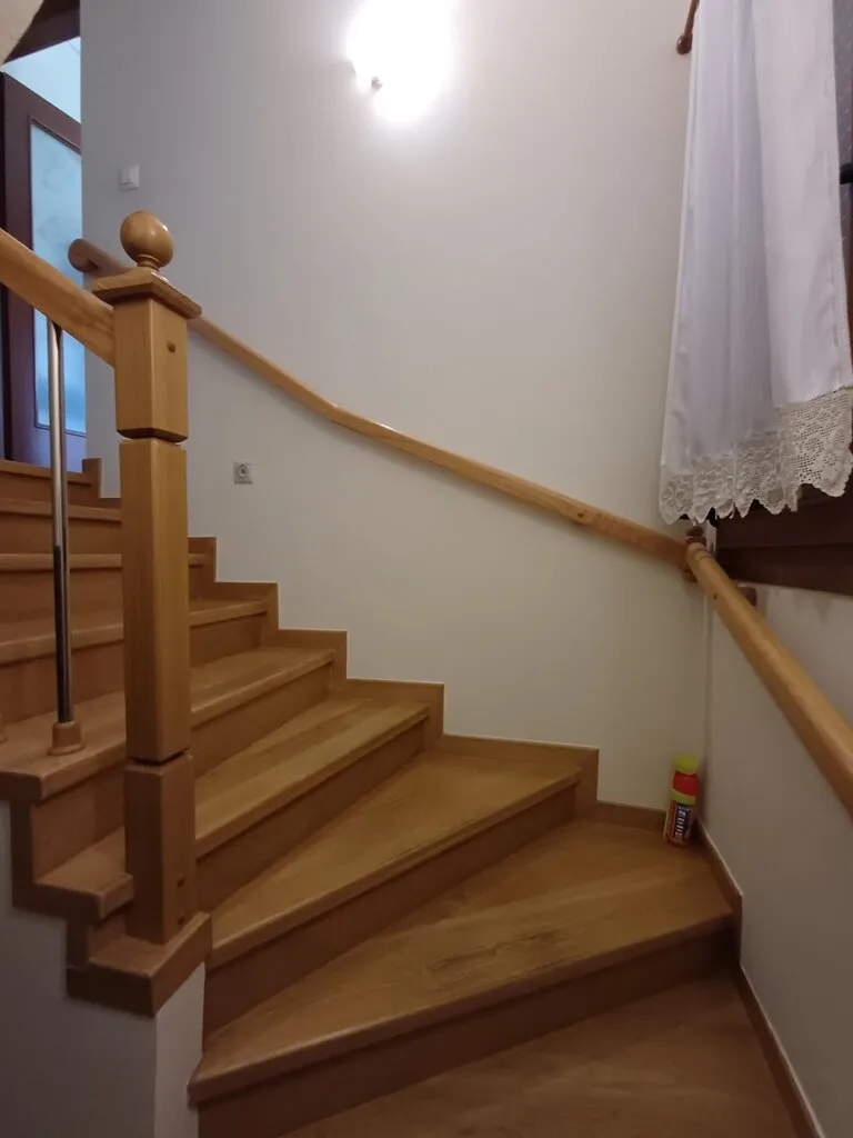 768