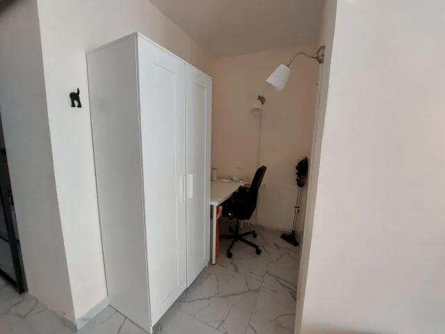 640