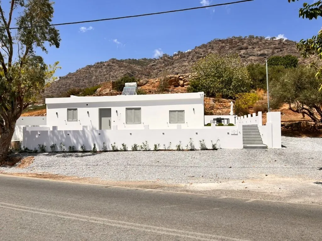 συγκρότημα προς πώληση 144 τ.μ Μακρύς Γιαλός Νομός Λασιθίου