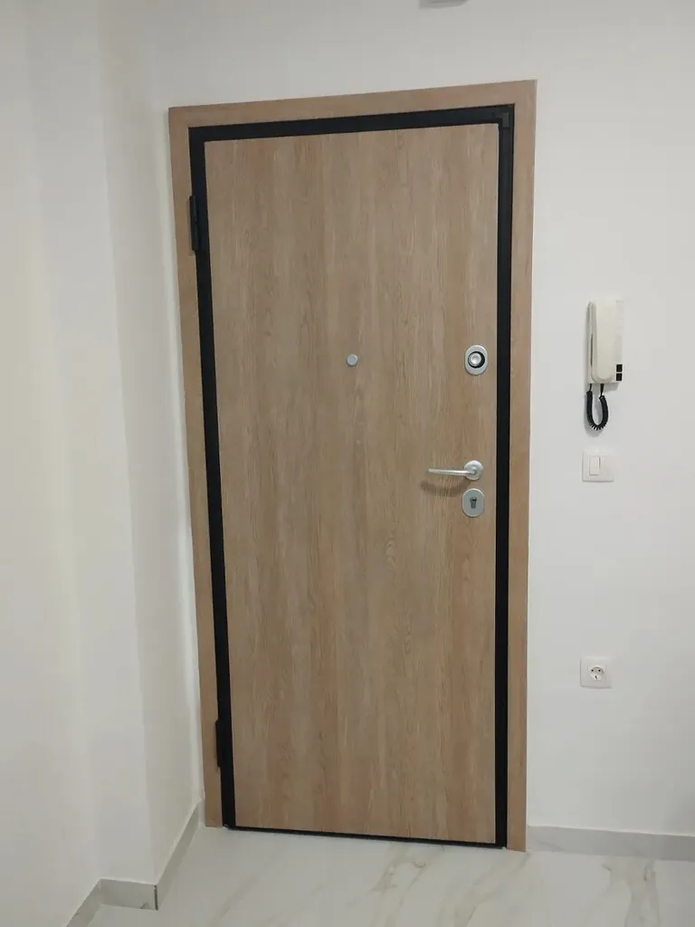 768