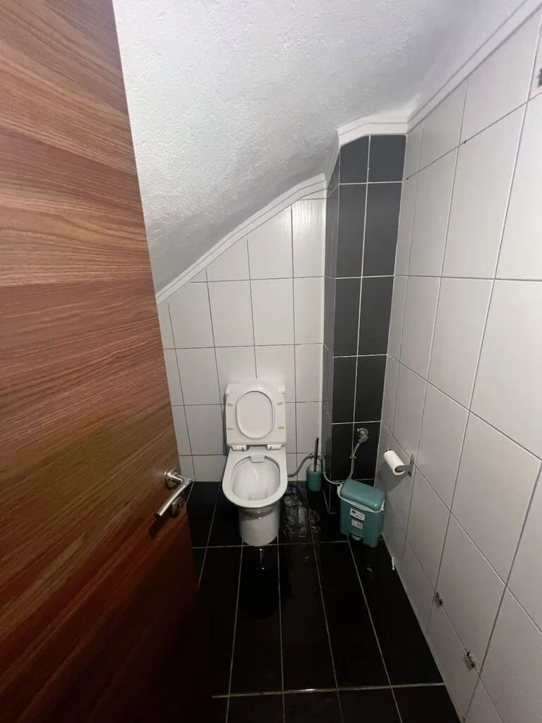 768