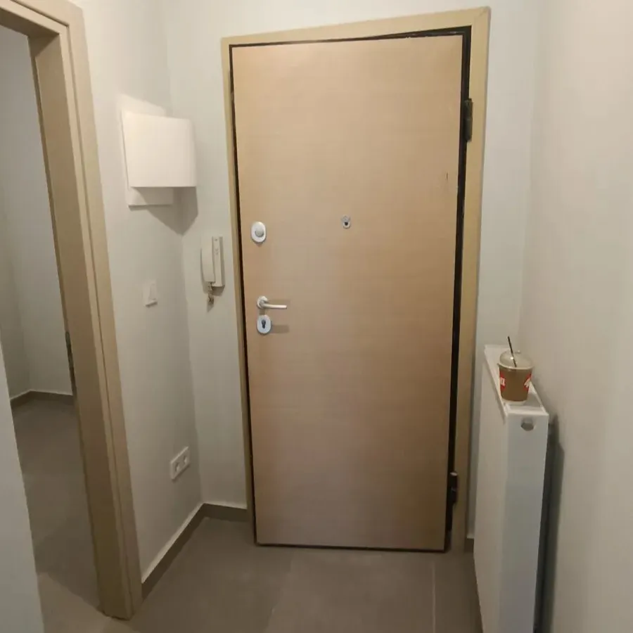 900