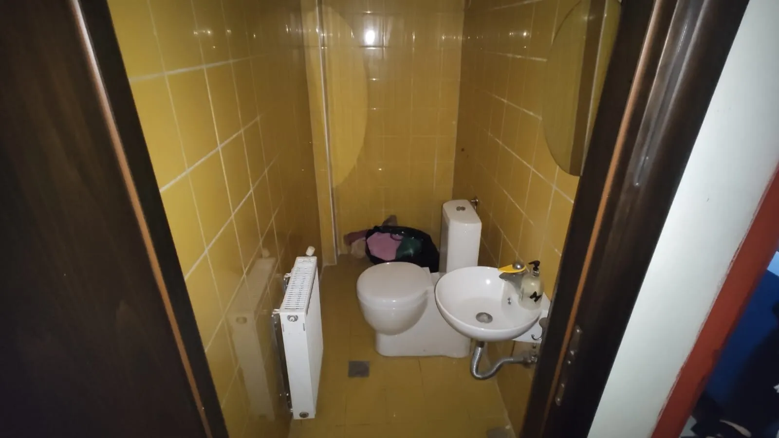 1600