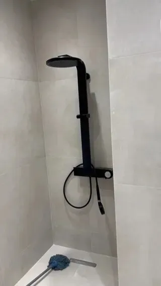 320