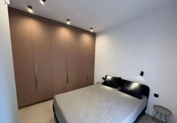 599