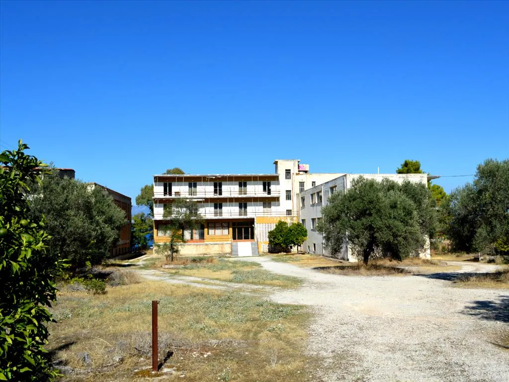 ξενοδοχείο προς πώληση 2415 τ.μ Σαρωνικός Κορινθία