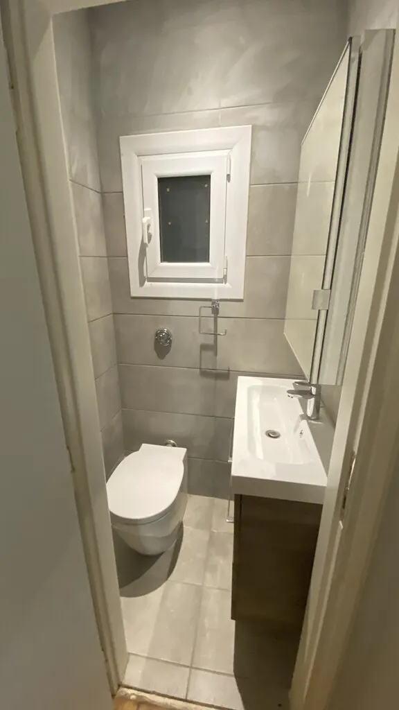 576