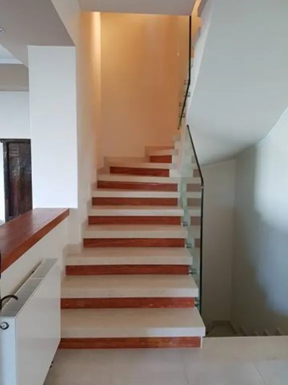 576